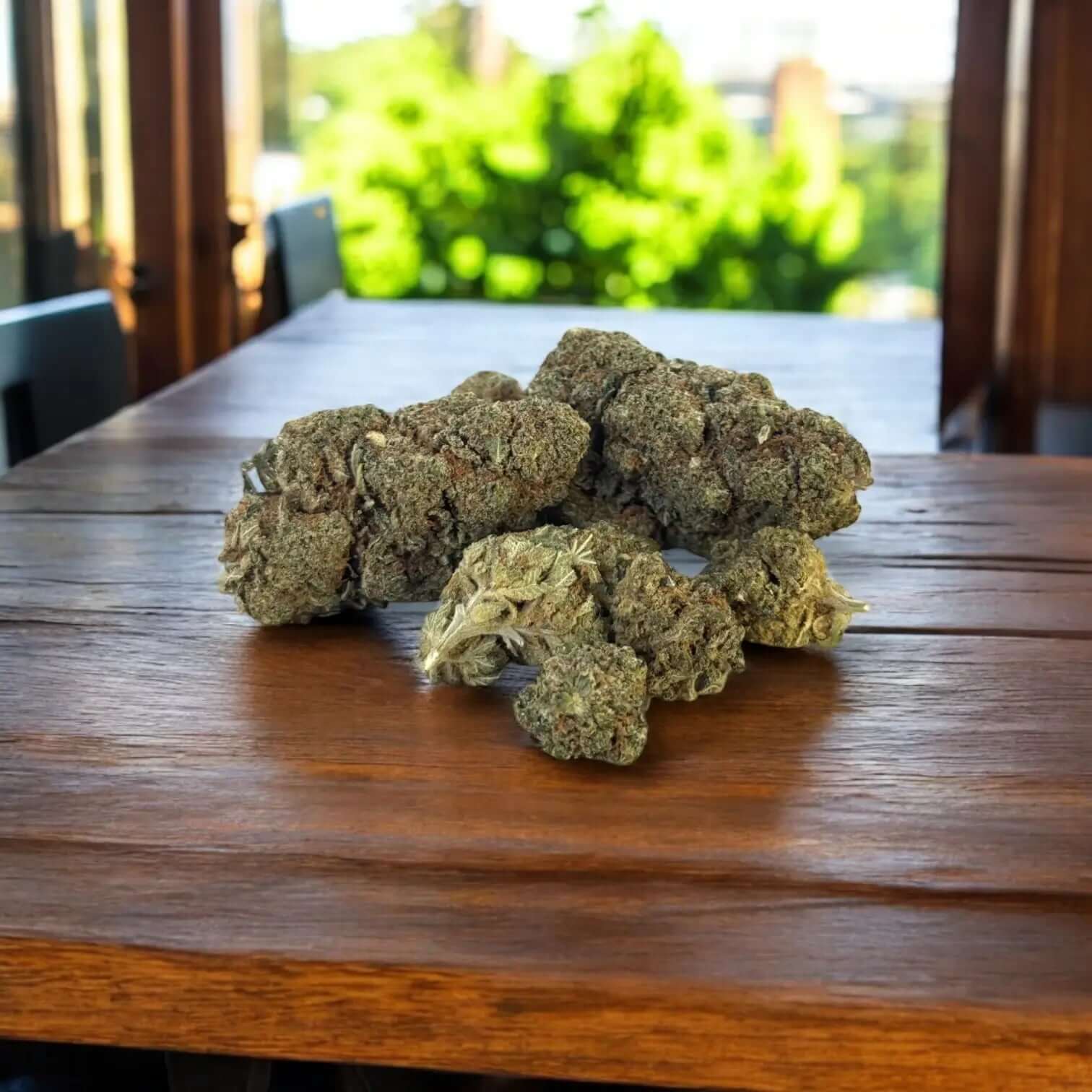 Lemon Tonic fleur CBD sur une table dans un CBD Shop