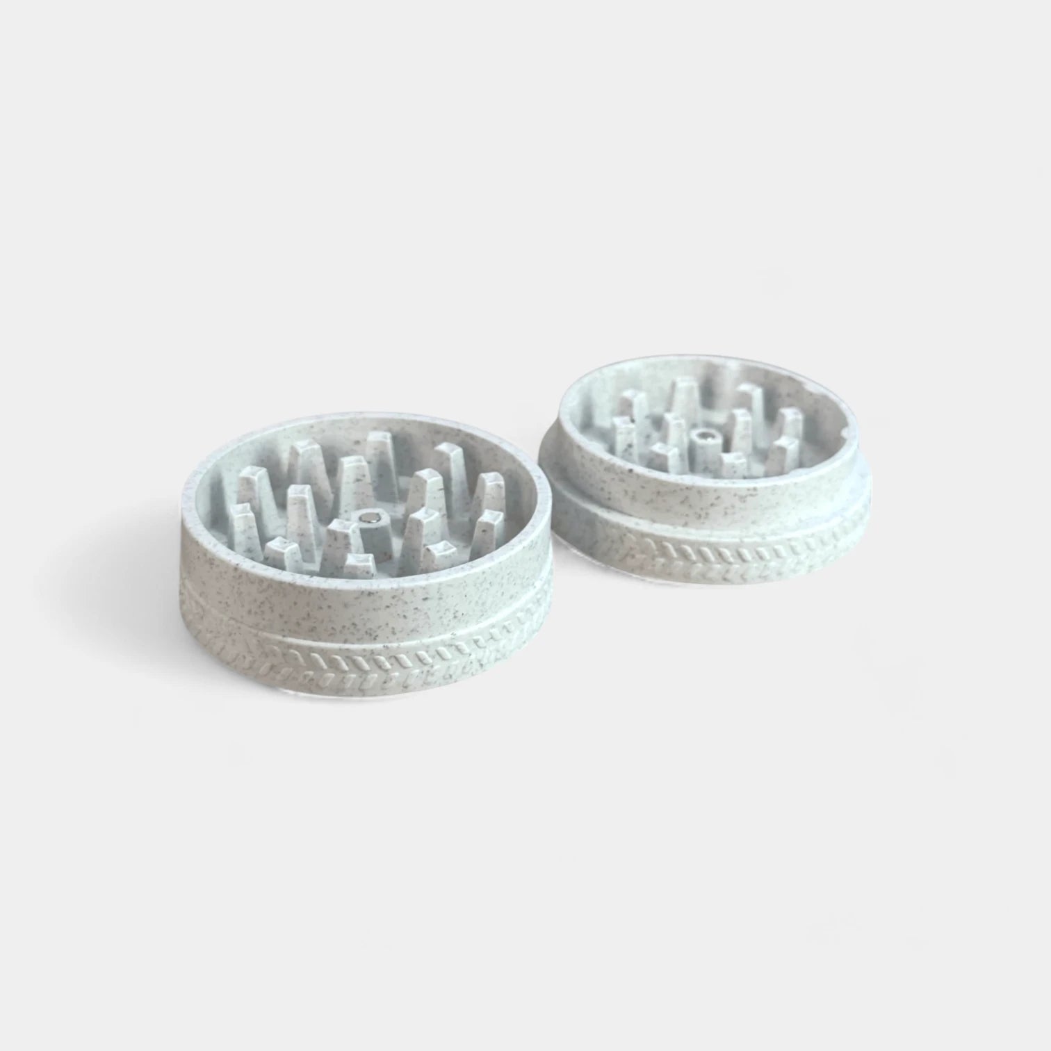 Grinder CBD OCB sur fond blanc